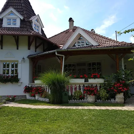 Agnes Nyaralohaz Holiday home